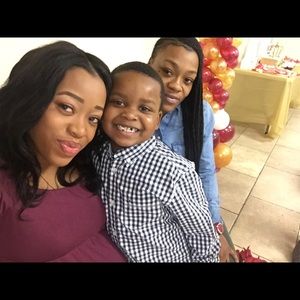 Meet your Posher, Laraya